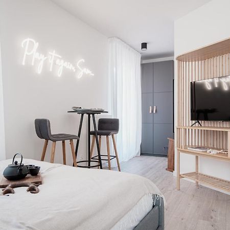 Homewell Apartments Game And Movie Poznan Exterior photo