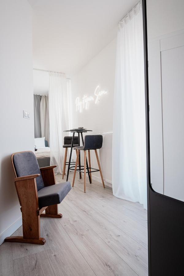 Homewell Apartments Game And Movie Poznan Exterior photo