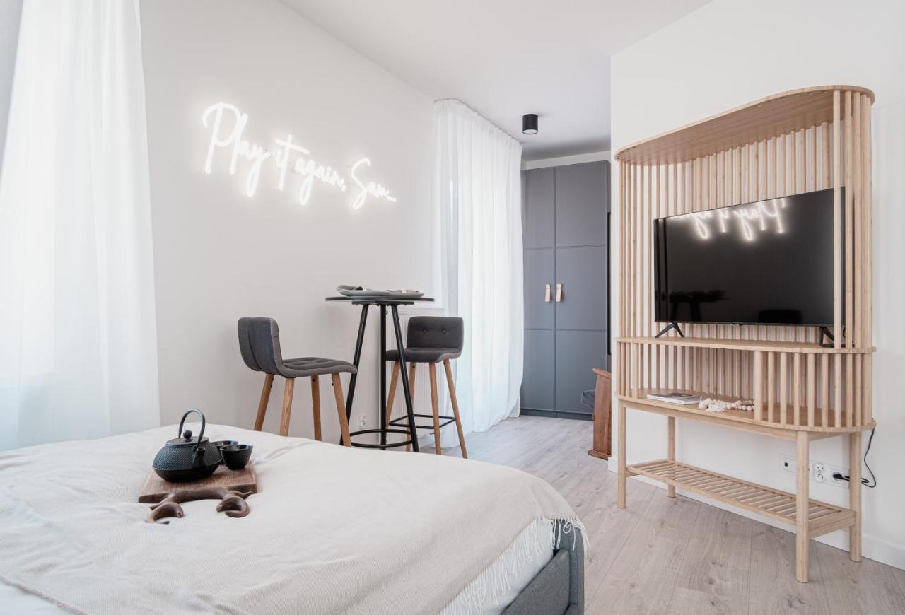 Homewell Apartments Game And Movie Poznan Exterior photo